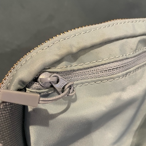 Lululemon Everywhere Belt Bag Chambray - Picture 6 of 9